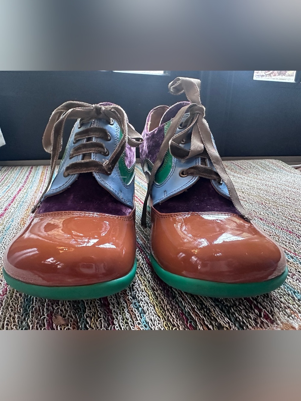 Fluevog NEARLY NEW Operetta Sandrine gold/green patent/velvet lace-up-8 (fit 7.5 - Picture 7 of 15